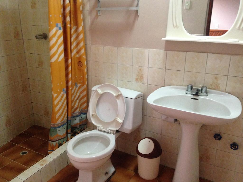 Hospedaje Casa Blanca Huaraz  Δωμάτιο φωτογραφία